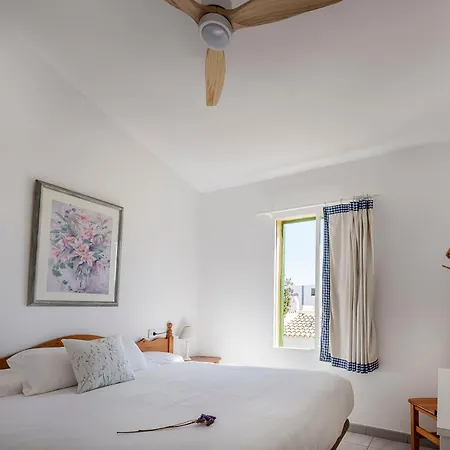 Apartamentos Las Brisas I & II Cala 'n Bosch Buitenkant foto
